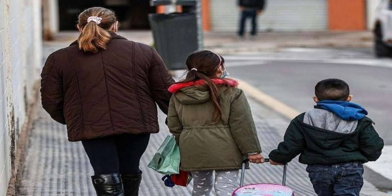 Solicita la ayuda de 100 euros por hijo a la Seguridad Social I Actualidad