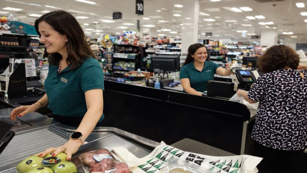 El Corte Inglés publica ofertas de empleo en área de alimentación