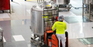 trabajar de operarios para la fábrica L’Oreal en Burgos